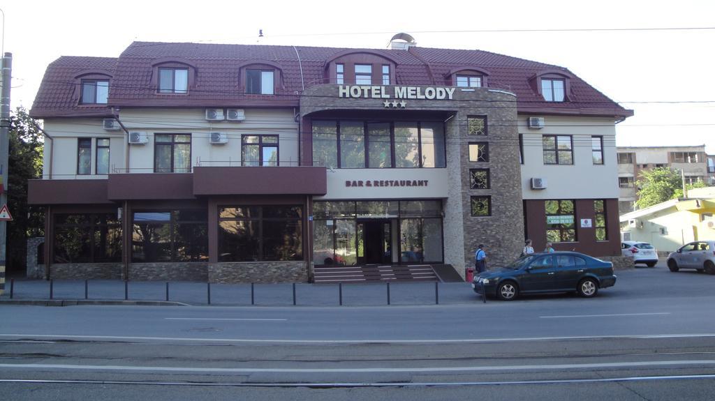 Hotel Melody Орадя Екстер'єр фото